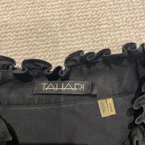 Tahari button down - Picture 2 of 4